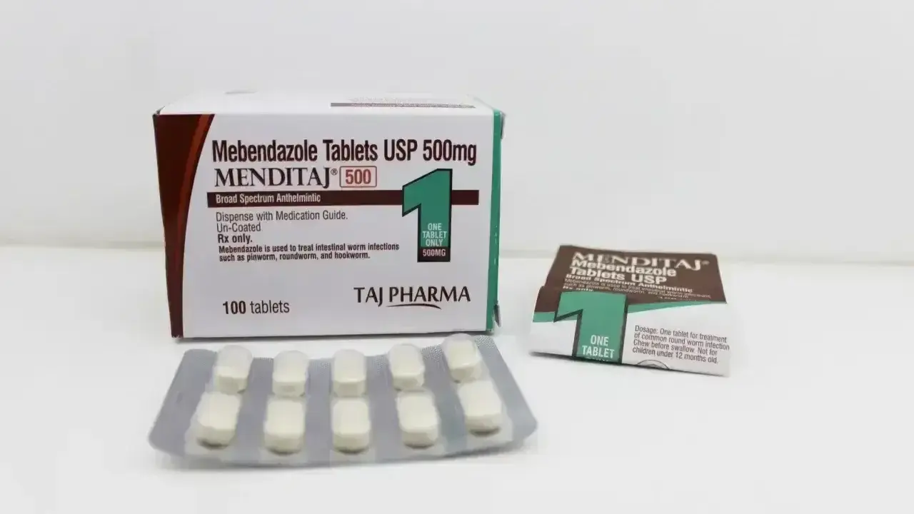 Opakowanie leku Mebendazol bez recepty, tabletki MENDITAJ 500mg. Skuteczny na owsiki, glisty i tęgoryjce.