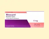 Opakowanie leku Bisocard, zawierające 30 tabletek 5 mg bisoprololu fumaranu, stosowane na nadciśnienie i inne schorzenia serca.