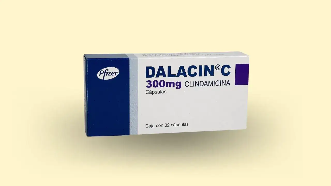 Opakowanie leku Dalacin C 300mg z klindamycyną, stosowanego w leczeniu infekcji bakteryjnych.